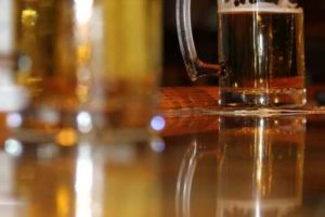 מחקר מצא: אלכוהול מעלה את הסיכון לפרפור פרוזדורים