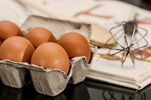 האמנם ביצים מעלות את הסיכון למחלות לב?